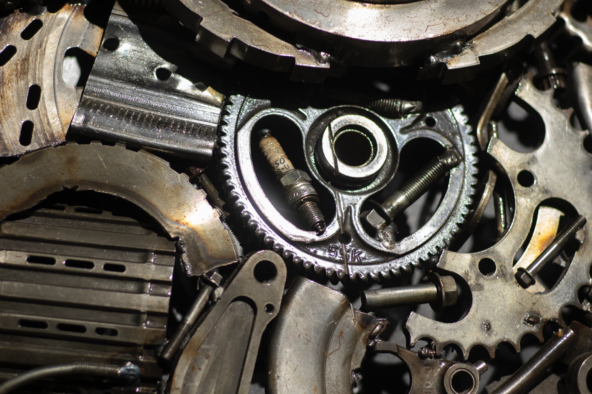 backup generator's fuel consumption - what affects it? - closeup of engine parts